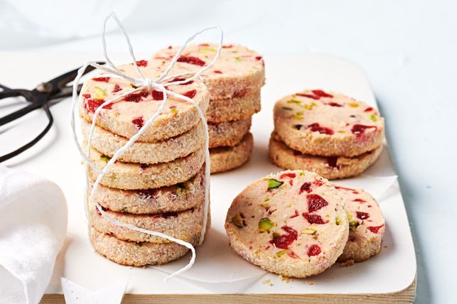 picture of almond and cherry cookies